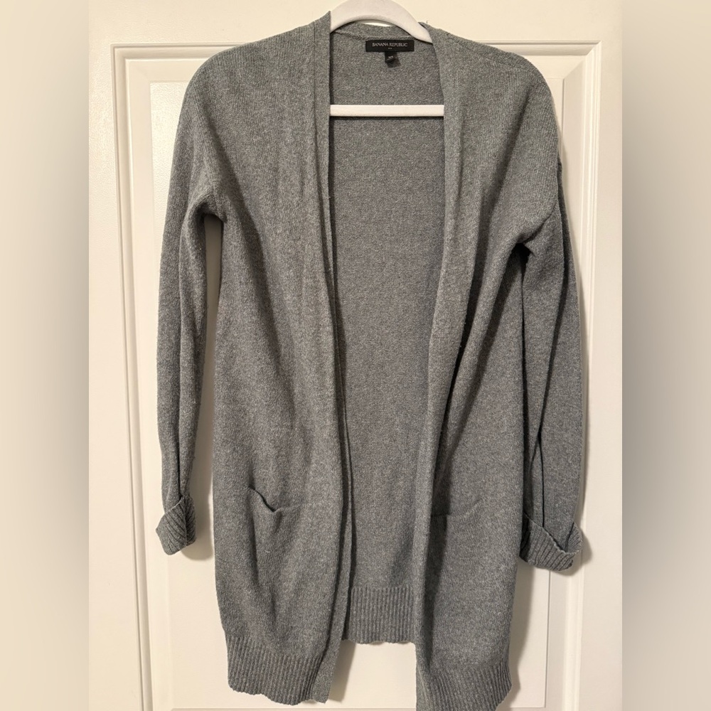 GAP Women’s  Crewneck Sweater in Light Gray